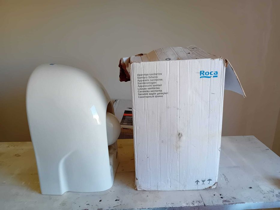 sanita suspensa Roca Nova