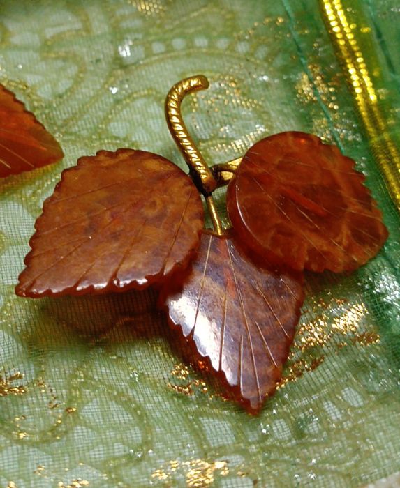 Янтарные  винтажные украшения