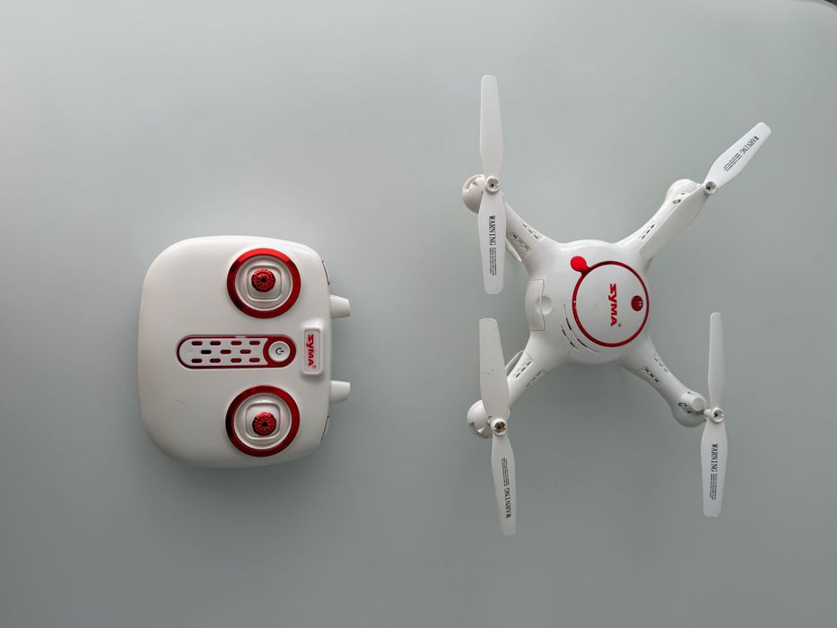 Квадрокоптер Syma X5US