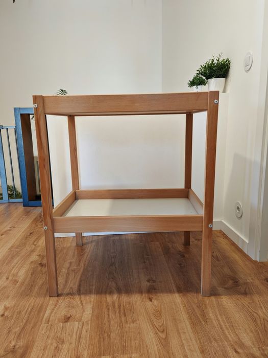 Muda fraldas IKEA bom estado