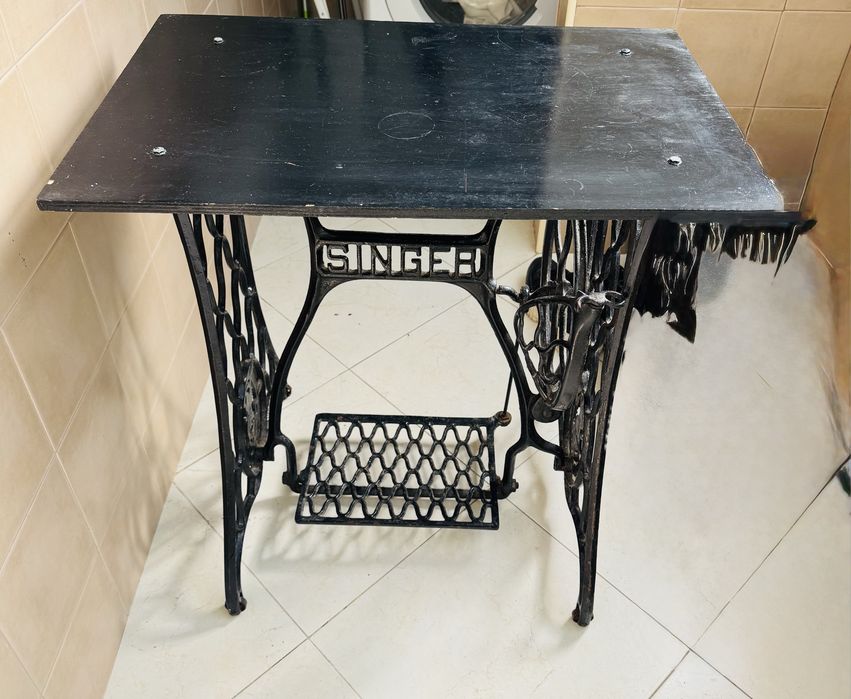 Mesa singer - mesa de madeira de costura com pedal