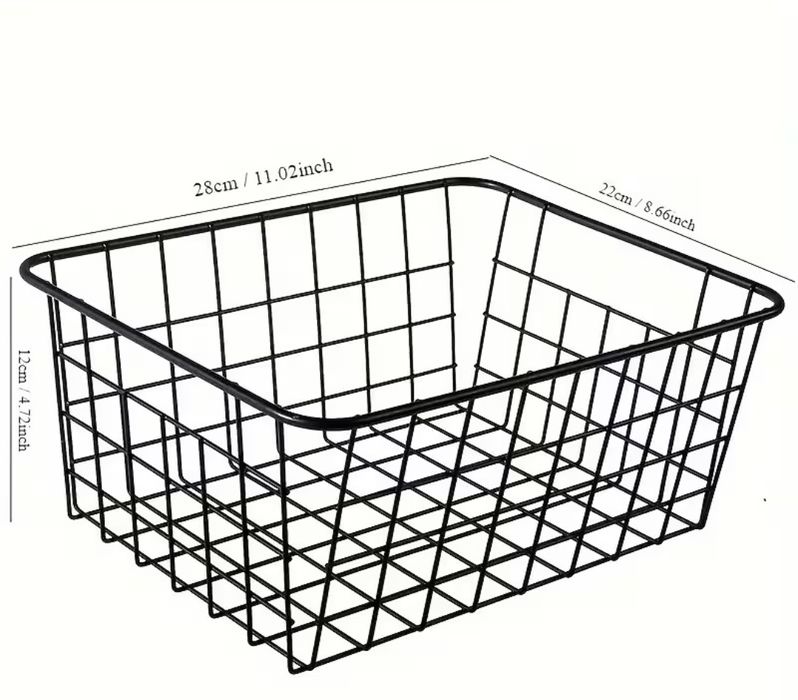 Czarny koszyk na owoce