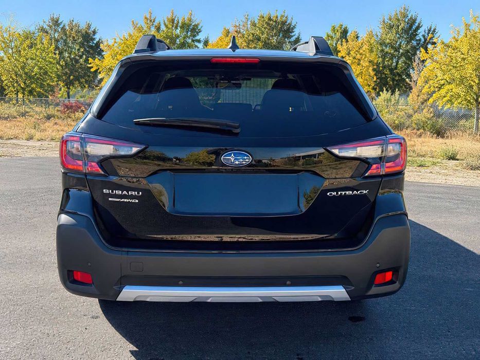 Subaru Outback Limited      2023