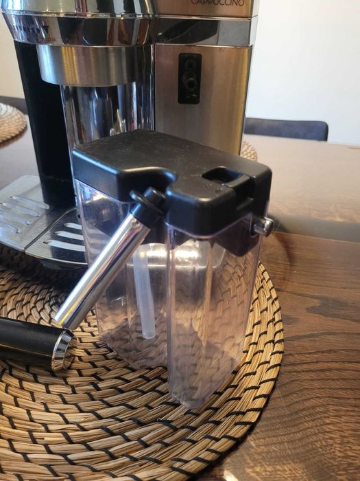 Ekspres kolbowy DeLonghi Automatic Cappuccino. EC 850.M