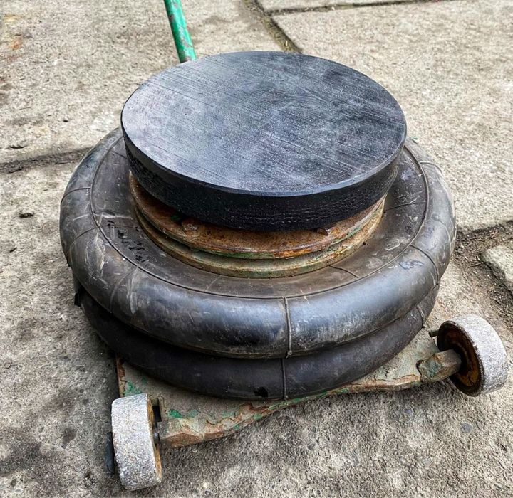 Гумові накладки для шиномонтажних станцій, підйомників та домкратів