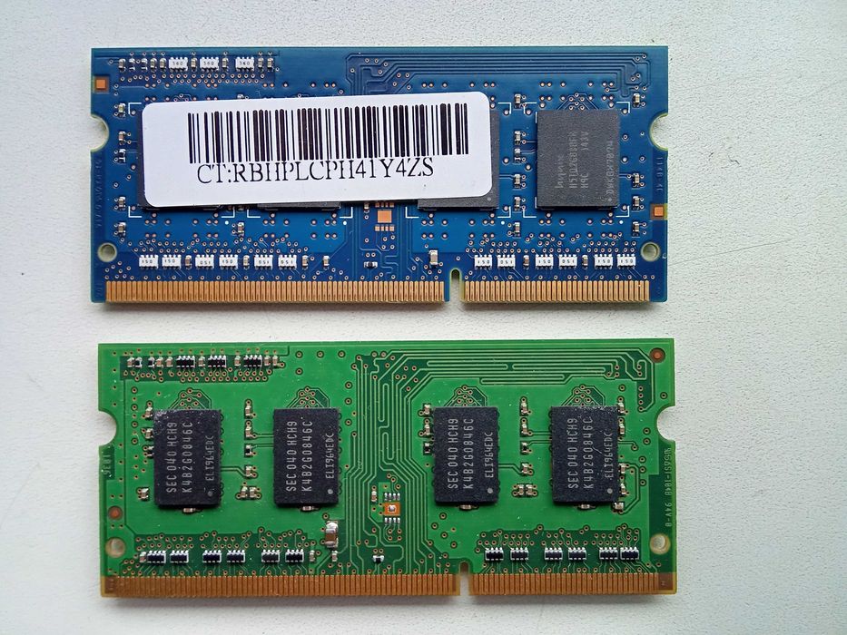 Два модулі DDR3 2Gb для ноутбука (pc3-10600s-9-10)