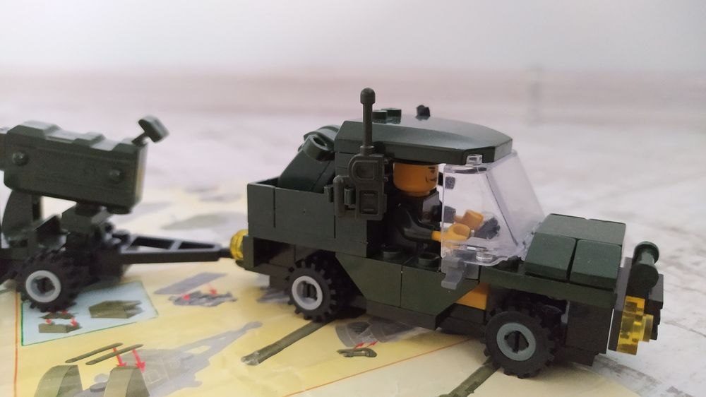 Конструктор типу "лего", Військова техніка із зенітною установкою