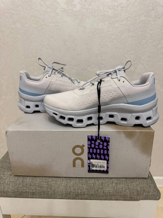 Жіночі кросівки ON RUN Швейцарія