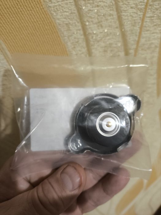 Продам кришка радіатора КІА, Hyundai