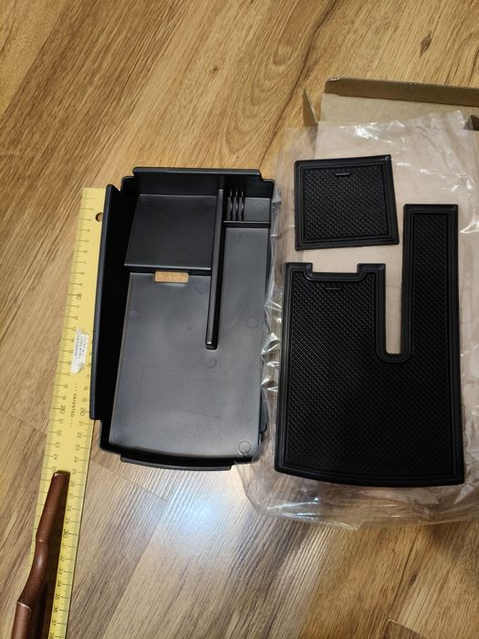 Podłokietnik wkładka półka schowek Volkswagen Passat B6 B7 CC