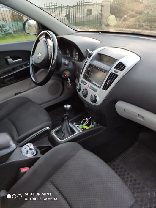 Kia cee'd 2007.  1.6 Crdi   2 kpl.  kół. * HAK