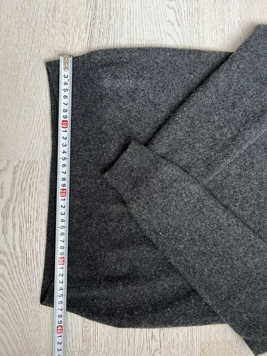 Светр/джемпер жіночий сірий uniqlo
