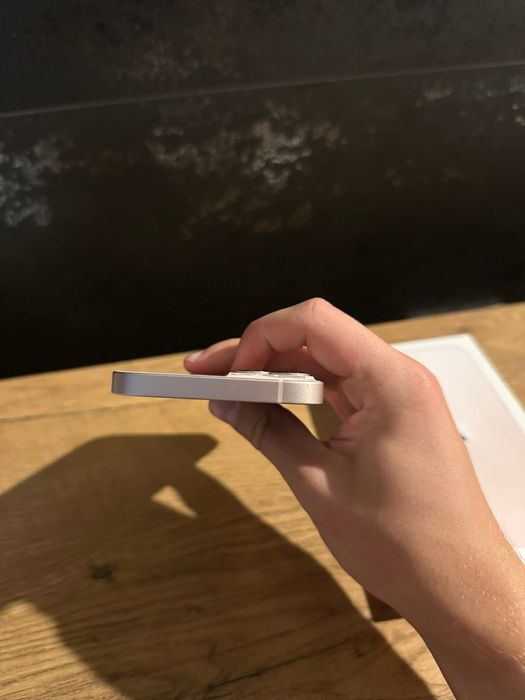 iPhone 13 Biały 92% Kondycji Baterii.