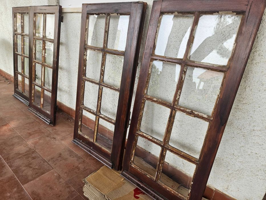 2 Janelas duplas em Madeira com vidros pequenos