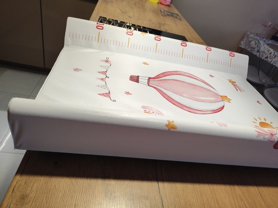 Przewijak dziecięcy.