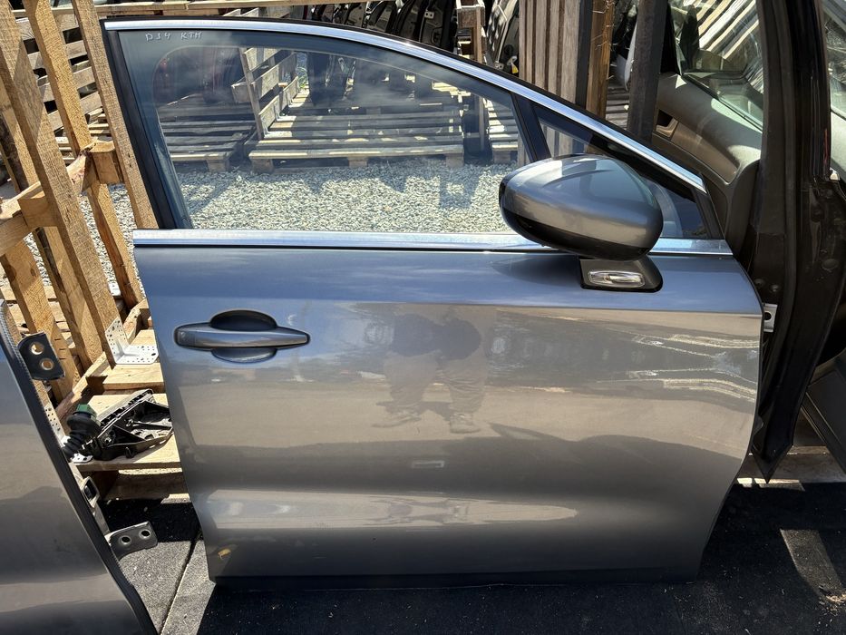 Передні та задні двері Citroen DS 4 Сітроен