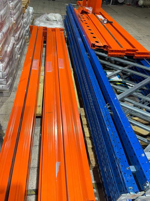 Vende-se Estantes Industriais Metálicas