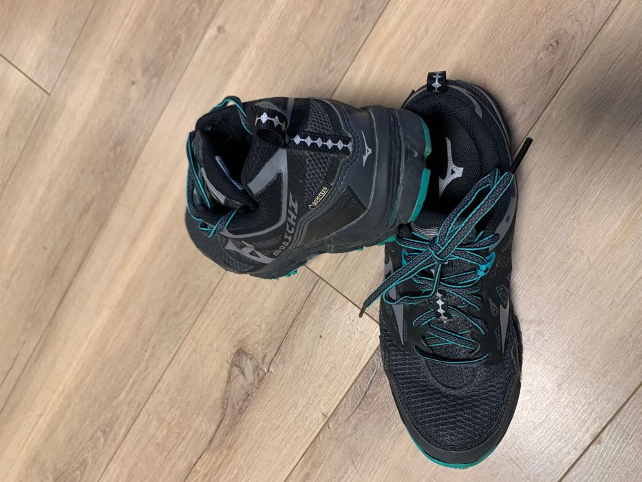 Кросівки Mizuno унісекс , 39 розміру