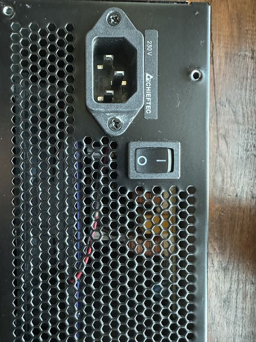 Блок живлення Chiftec GPS-700A8