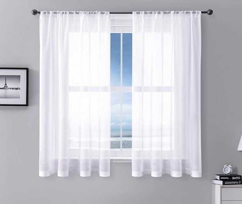 Conjunto 2 cortinas brancas translúcidas + 2 varões extensíveis bronze