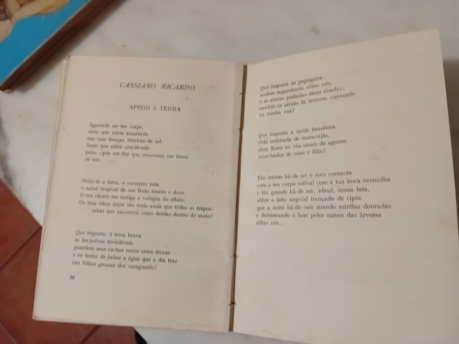 Livro Antigo Pequena Antologia da Moderna Poesia Brasileira