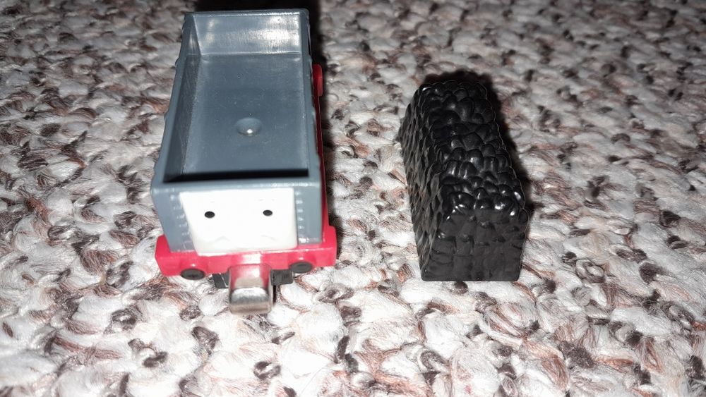 2 x wagonik Tomek i przyjaciele magnes