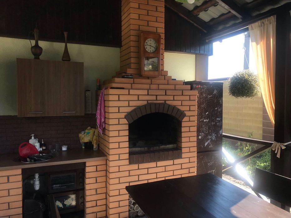 Сдам беседку (альтанку, дачу),с большим бассейном 5/10 м.  почасово,