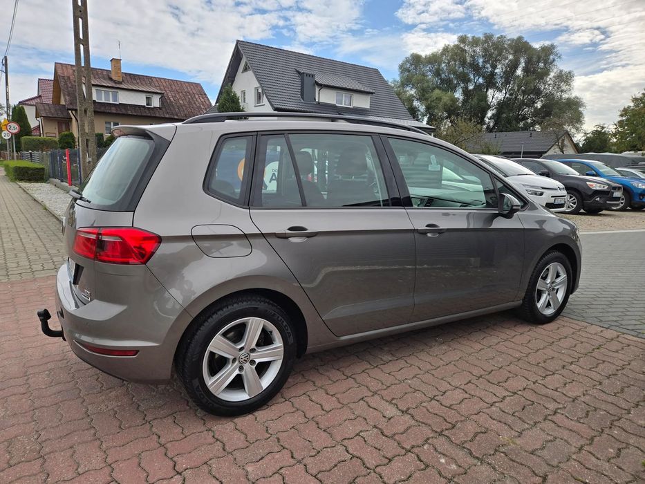 Volkswagen Golf Sportsvan Pełny VIN oraz data pierwszej rejestracji w ogłoszeniu.98 tyś przebieg