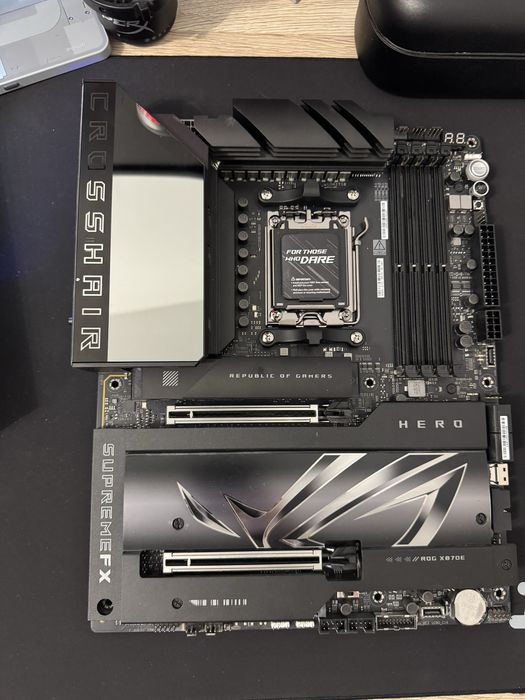 ASUS ROG crosshair X870E hero