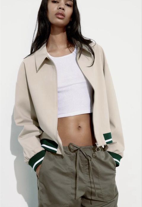 Стильна куртка-бомбер zara
