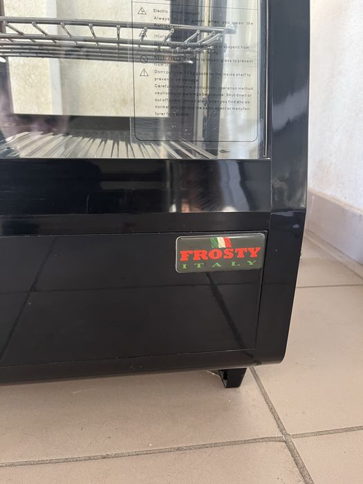 Холодильна Вітрина Кондитерська Frosty Обʼєм 100 літрів