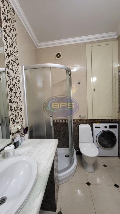 Квартира 3-кімнатна біля Театру Музкомедії