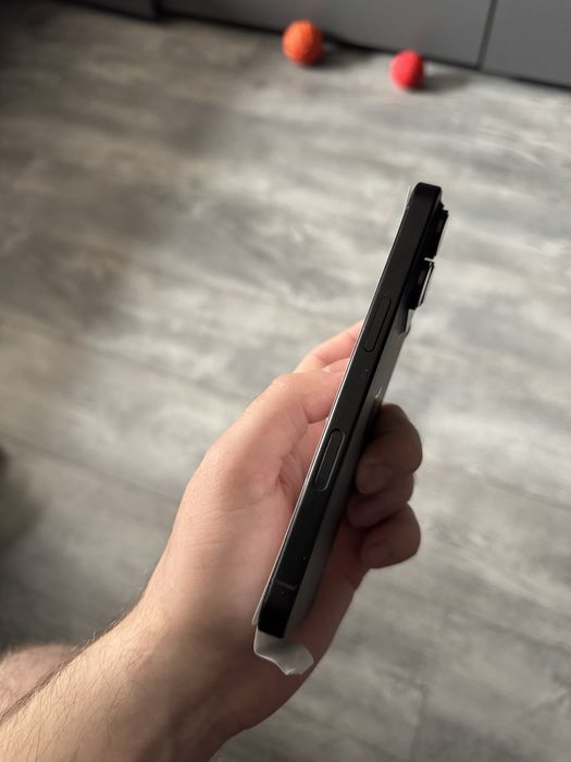 Iphone 16 pro 128gb black titanium