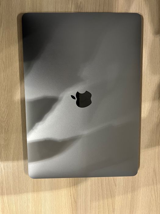 MacBook Air M1 8/256Гб