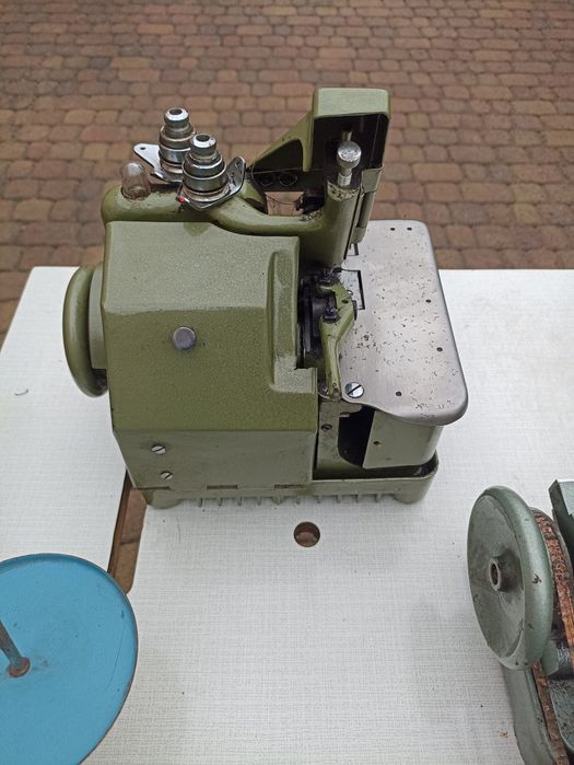 Maszyna do szycia overlock