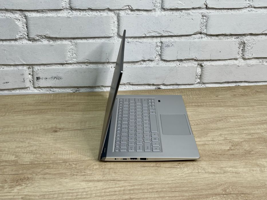 Сучасний ноутбук Acer Swift X R7-5825U RTX 3050Ti 16GB 512GB SSD