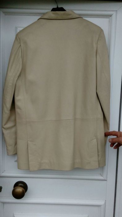 Casaco de pele M NUNCA USADO