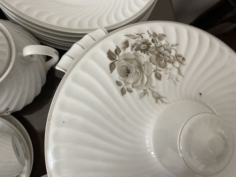 Serviço de jantar Vista Alegre à peça