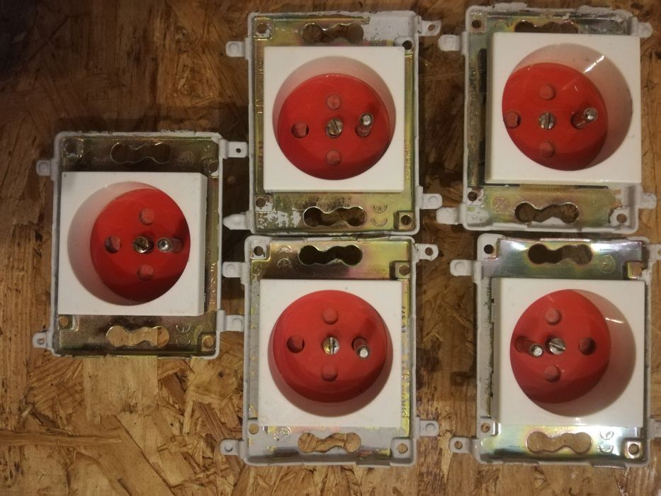 Gniazda - Legand - 5szt.