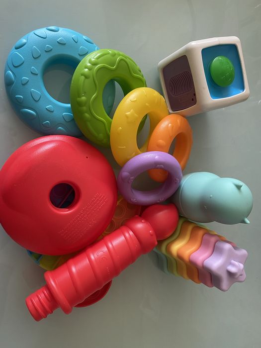 Brinquedos educativos sensoriais Montessori