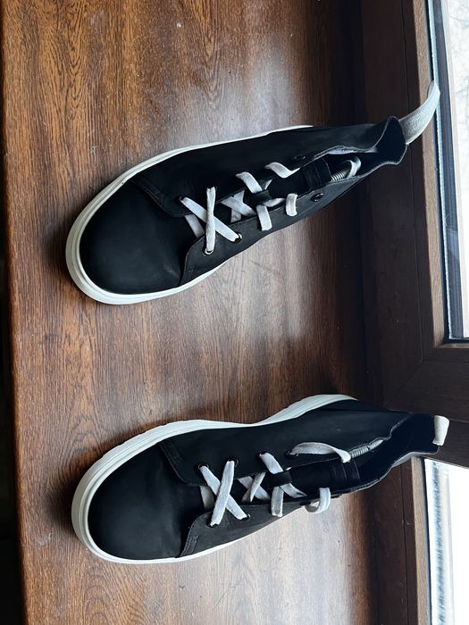 Практично нові  кросівки  кеди 45 розмір Dr.Martens оригінал