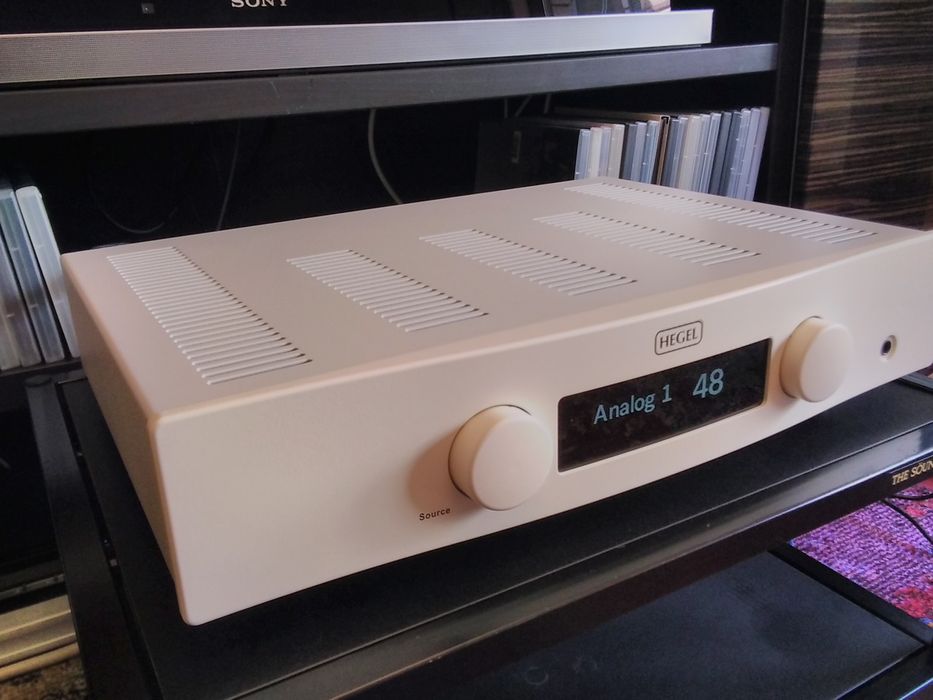 Amplificador HEGEL ROST C/ Novo