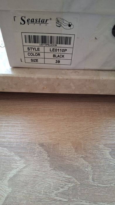 Piękne czarne sandałki