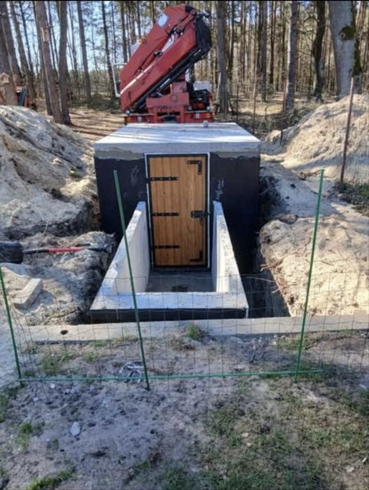 Tanio Piwniczka ogrodowa Sufit prosty Piwnica ze schodami Ziemianka