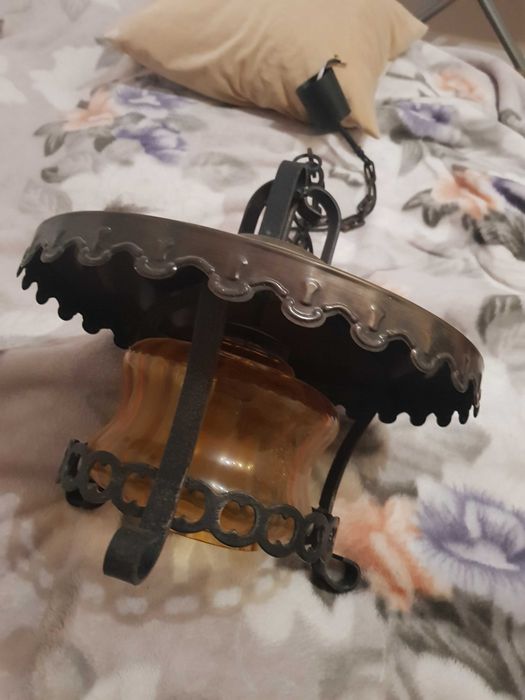 Piękna, stylowa lampa.