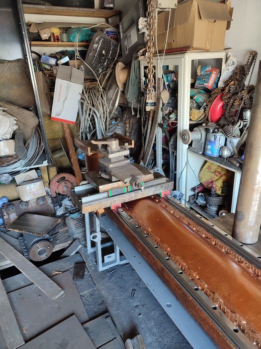 Поможіть з інструментом закінчити станок по металу.