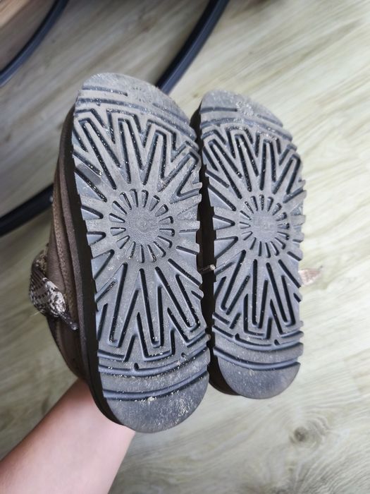 UGG Lowmel buty zimowe śniegowce 40