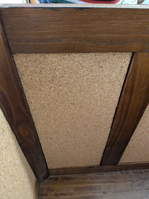 Bau de Madeira mobiliario restaurado.  Uma bela arca e bonita peça de decoração.