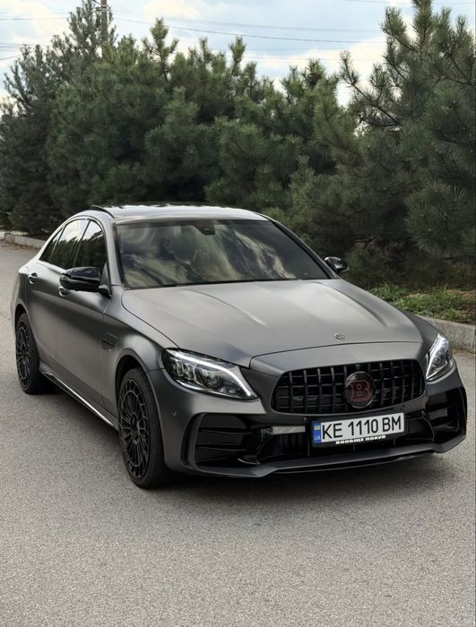 Mercedes-Benz C300 (переодет в C63 AMG)