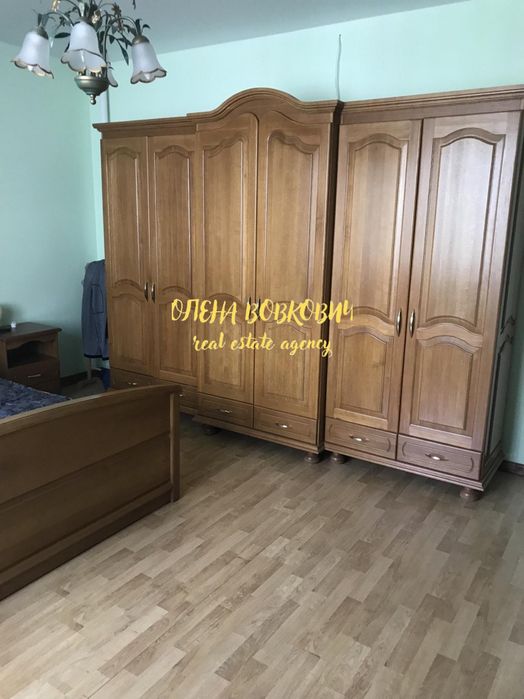 Просторий Сімейний Будинок з Ділянкою в Крихівцях!